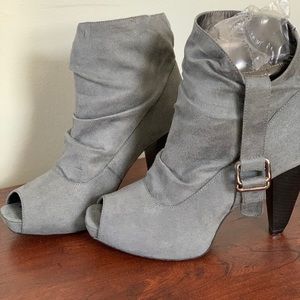 Grey bootie